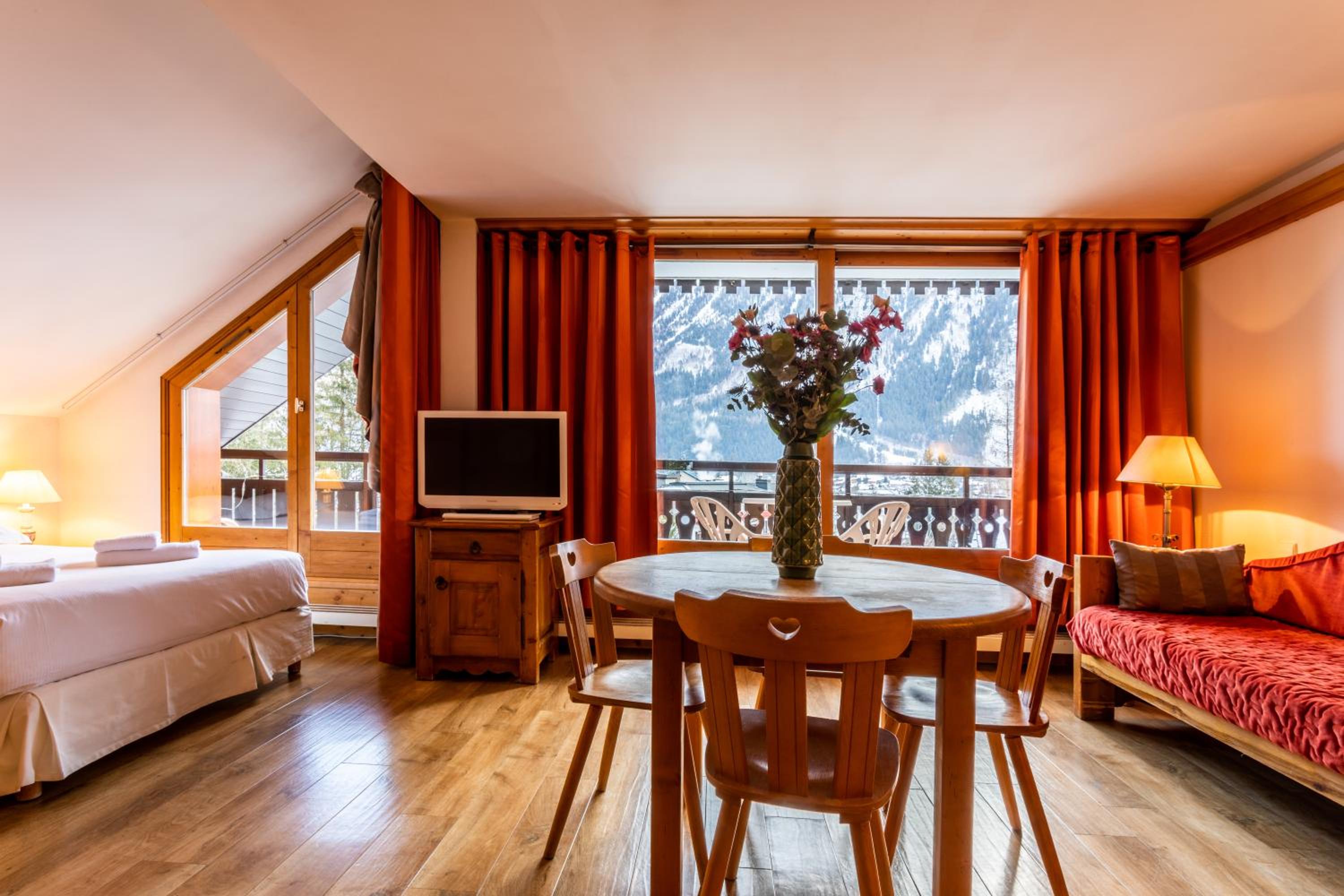Les Balcons du Savoy
