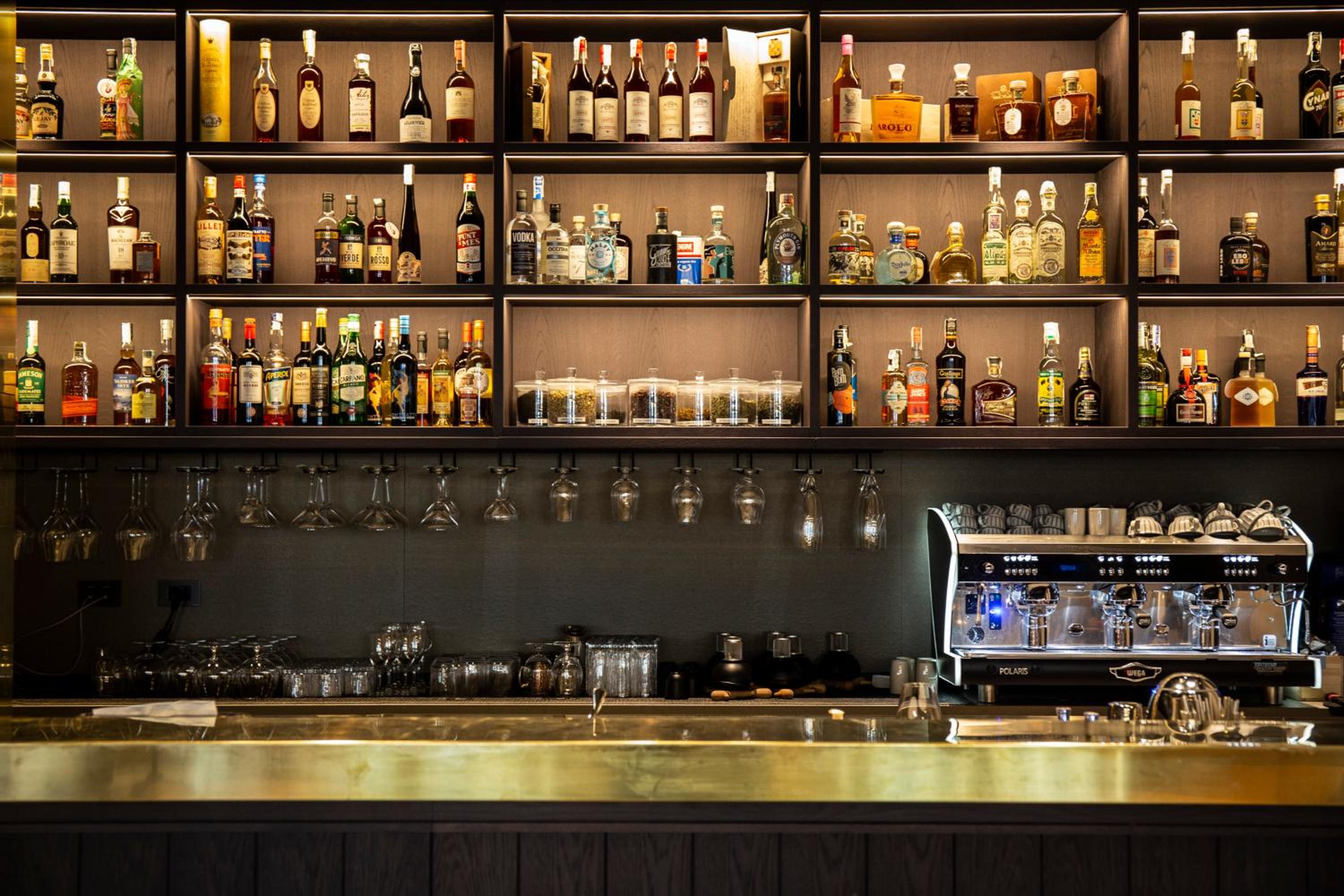 bar