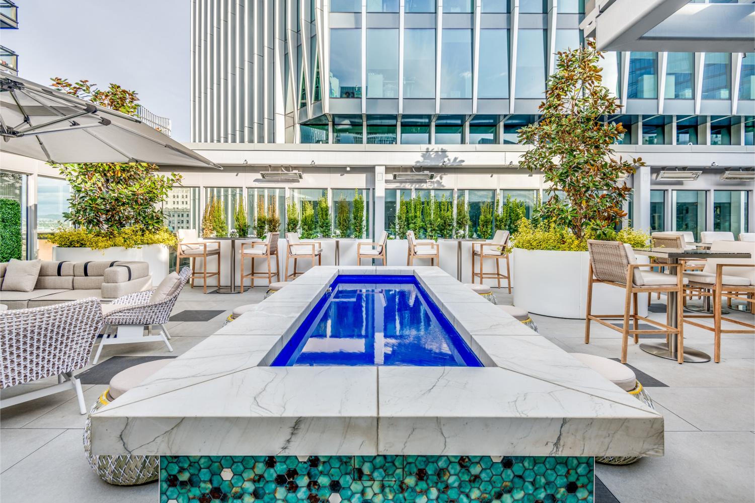 AZUR Legacy Collection Hotel