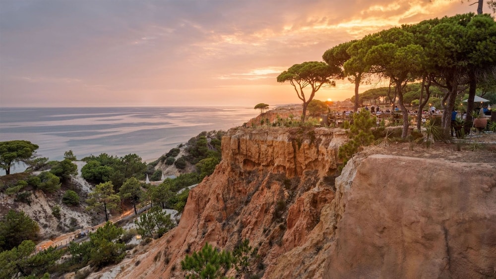 Pine Cliffs Suites