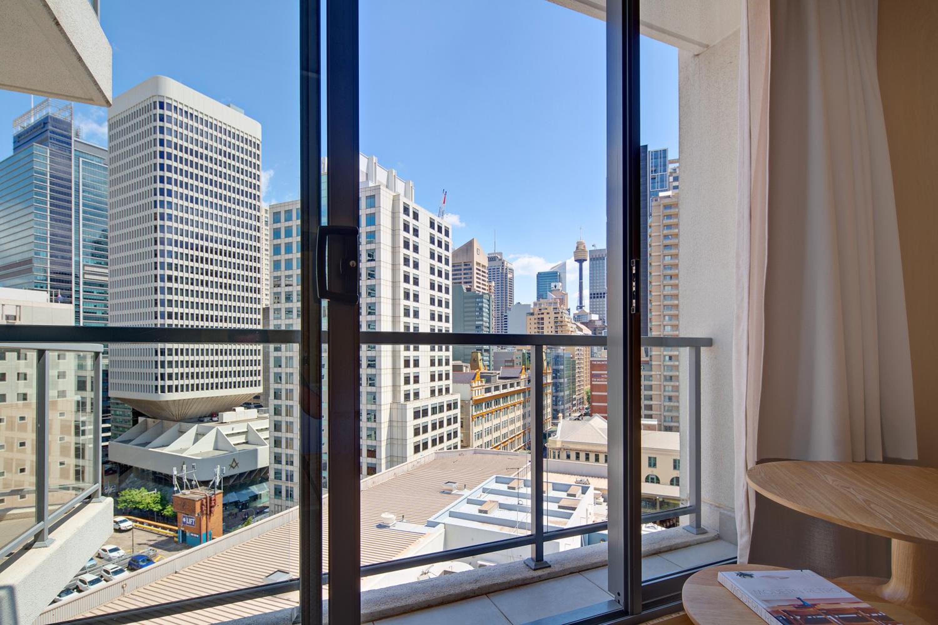 Zara Tower – Luxury Suites and Apartments