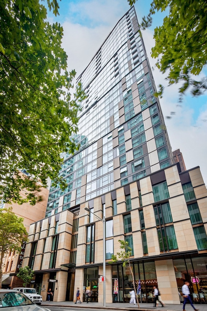 Meriton Suites Sussex Street